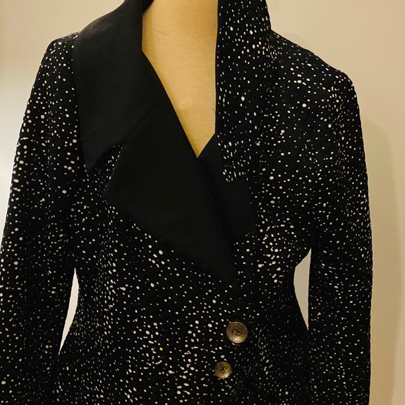 Stunning Jacket! - Picture 3 of 7